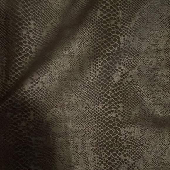 NYDJ brand new stretch black snake pants 14 - Picture 4 of 5